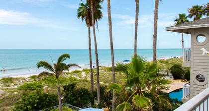 Gulf-Front View Condo on 2nd floor. Pool, Spa and ELEVATOR. Indian Rocks Beach!