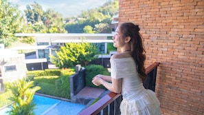 Luxury Triple Room | ลานระเบียง/นอกชาน