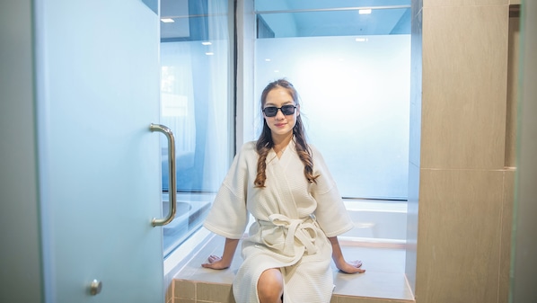 Presidential Suite | ตู้นิรภัยในห้องพัก, โต๊ะทำงาน, ผ้าม่านกันแสง, Wi-Fi ฟรี