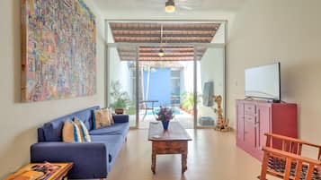 Smart-tv, boeken en een stereo