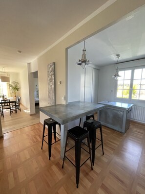 Cottage, Ensuite, Garden View | Shared kitchen