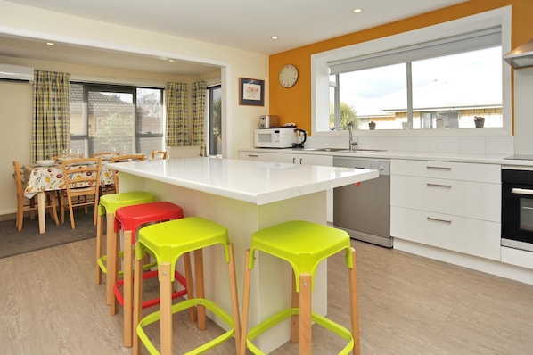 Villa, 4 Bedrooms | Private kitchen