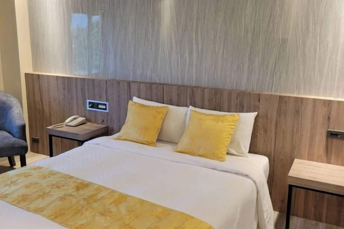 Minibar, desk, blackout curtains, soundproofing