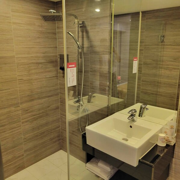 Economy Double Room (No window, B1)  | Bathroom | Free toiletries, hair dryer, slippers, towels - Attic Hotel (Taipei)