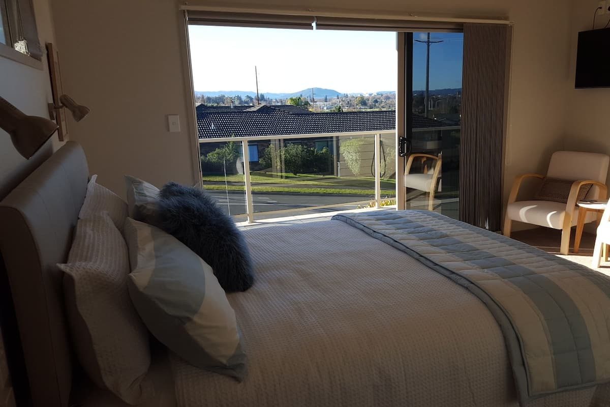 Pukehangi Suite | 2 bedrooms, free WiFi, bed sheets