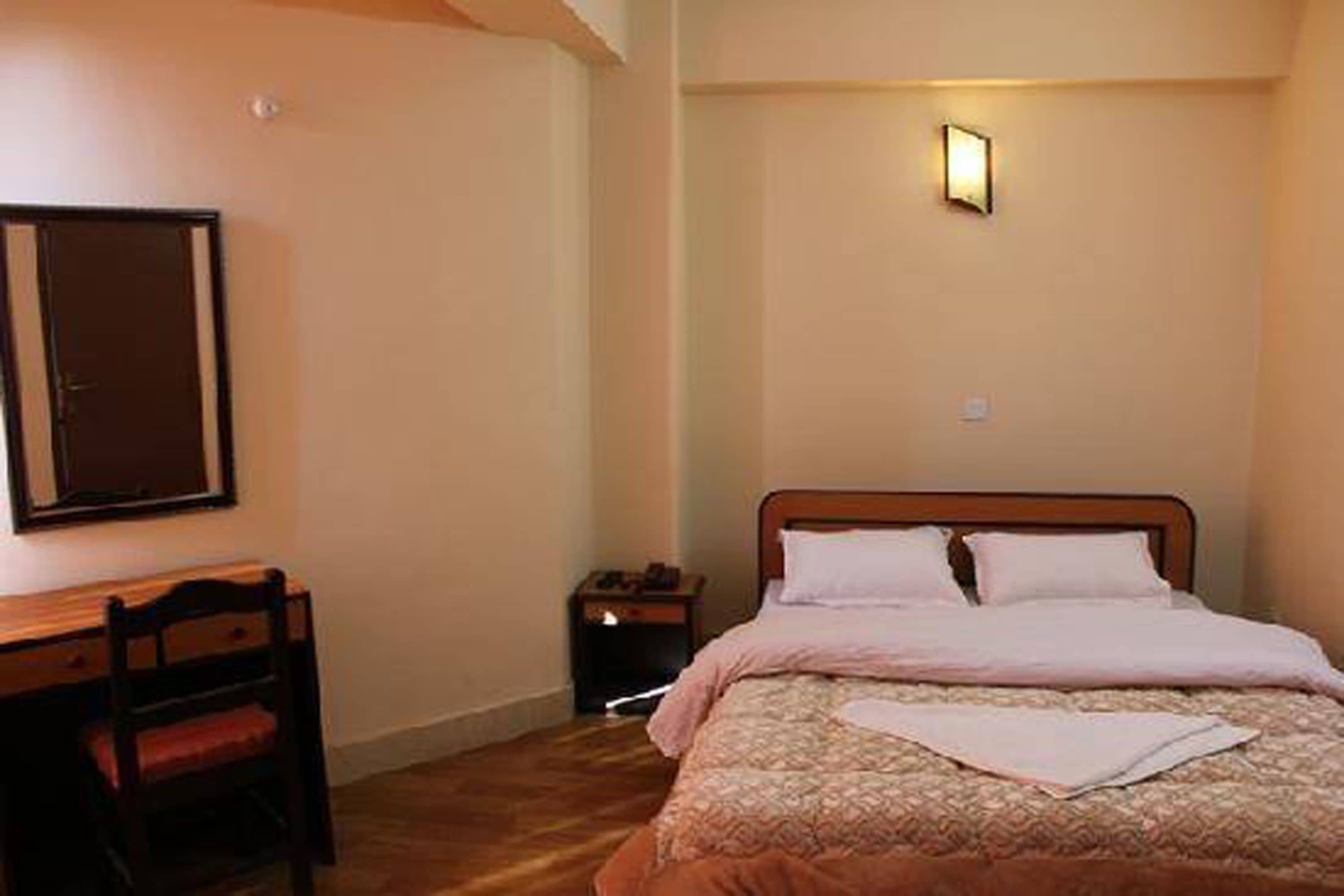 Deluxe-huone | Kylpyhuone | Suihku, ilmaiset hygieniatuotteet, pyyhkeet