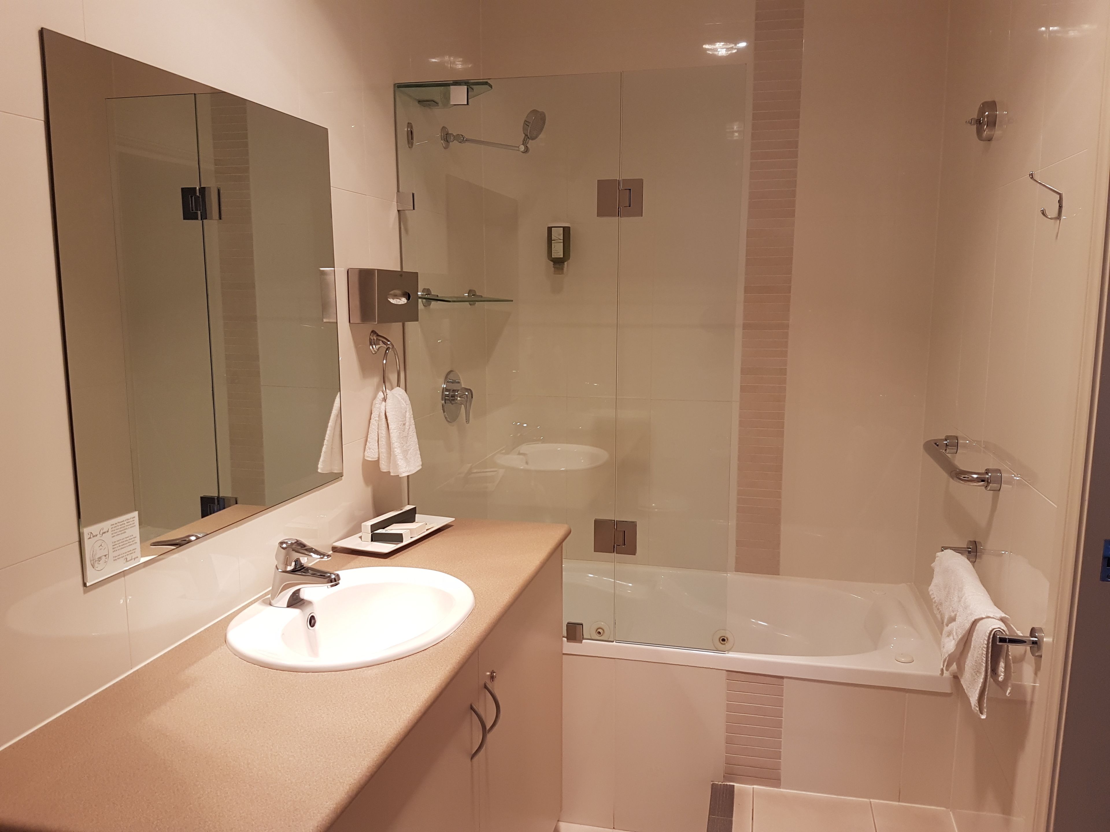 vine court one bedroom apartment | bathroom | shower, free toiletries, hair dryer, towels