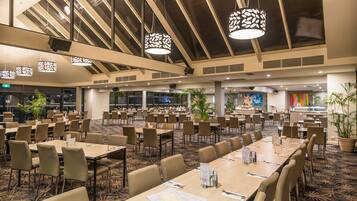 Breakfast, lunch, dinner served; local cuisine