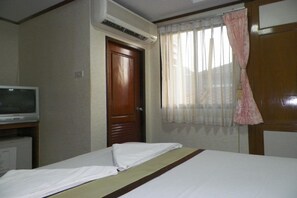 Double Room with view | In-room safe, soundproofing, rollaway beds, free WiFi