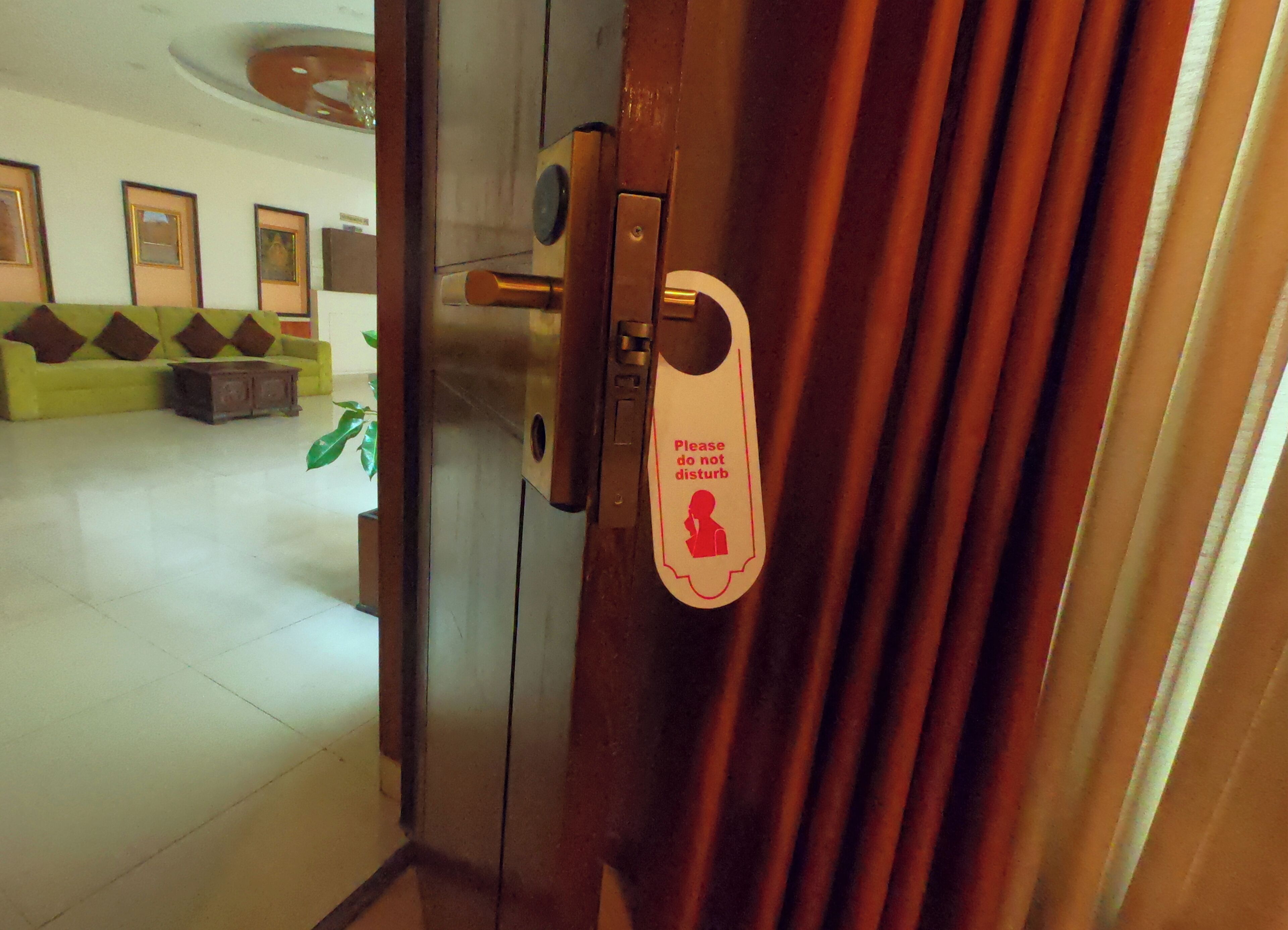 1 bedroom, premium bedding, memory-foam beds, minibar