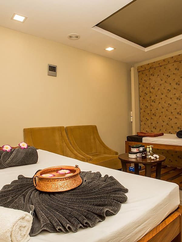 Couples treatment room(s), body treatments, facials