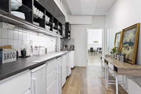 Shared fridge, microwave