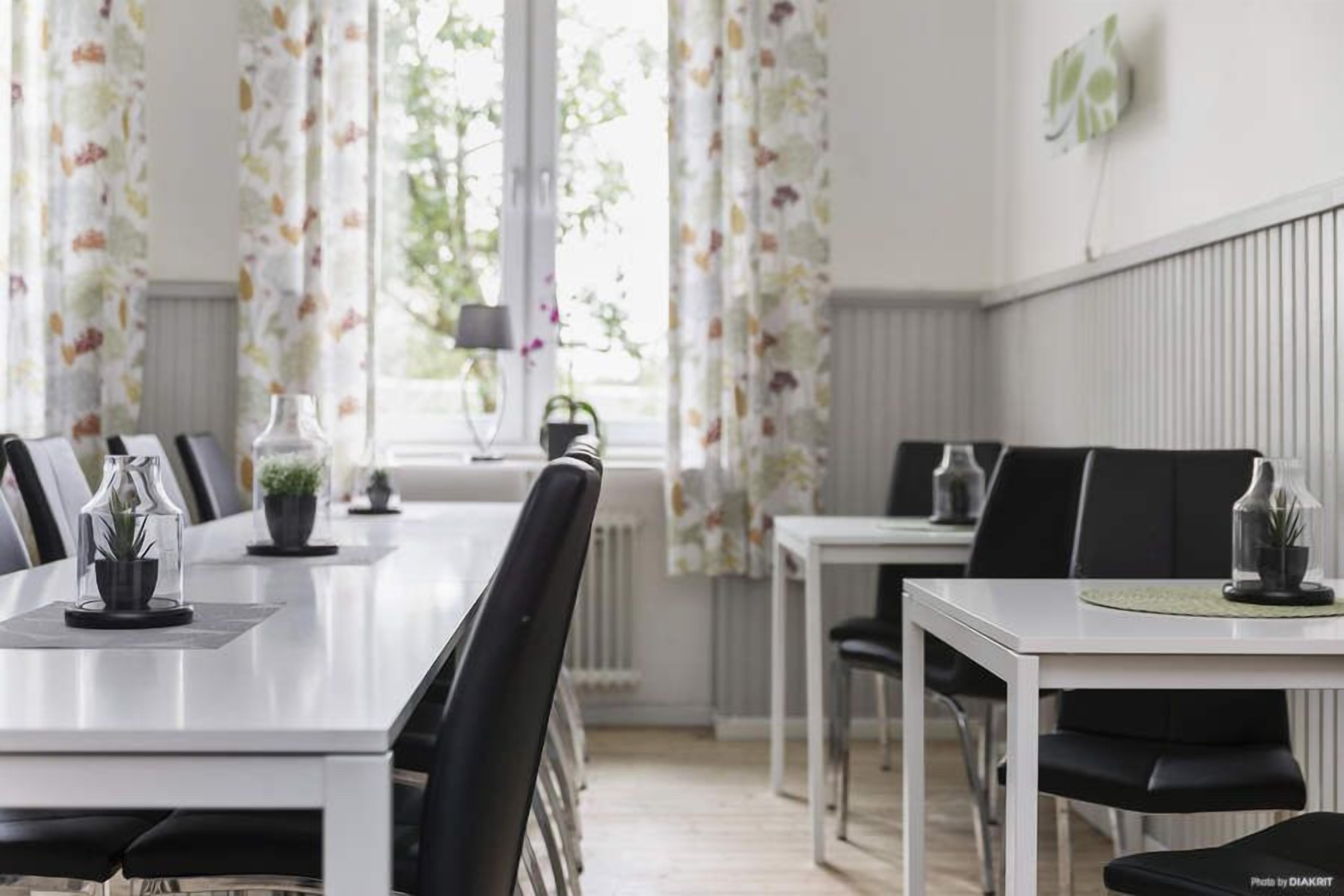 Petit déjeuner buffet servi tous les jours en supplément