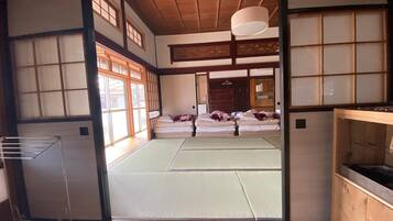 Minibar, in-room safe, desk, iron/ironing board