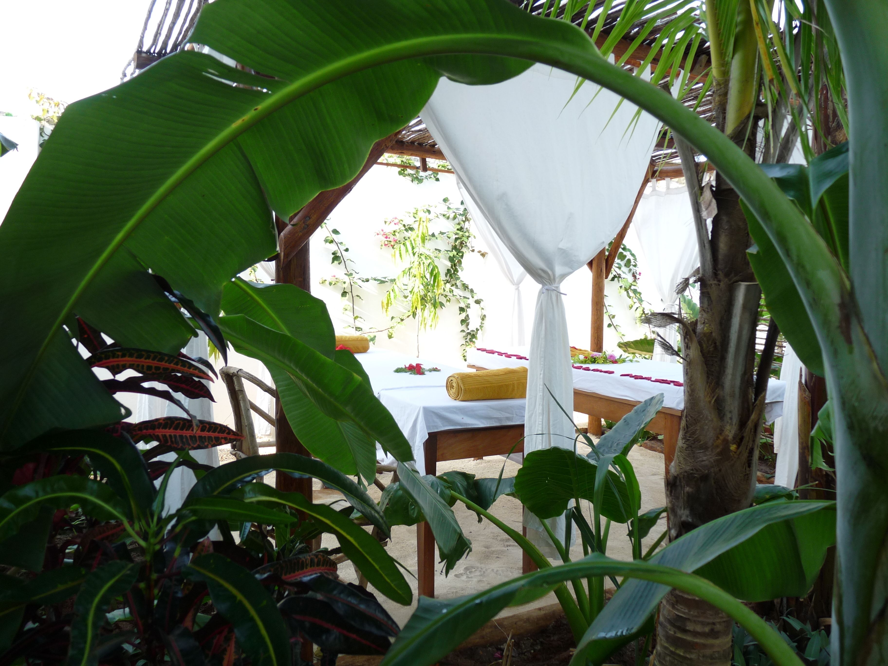 Bilik rawatan pasangan, rawatan dan rias kuku tangan dan kaki 