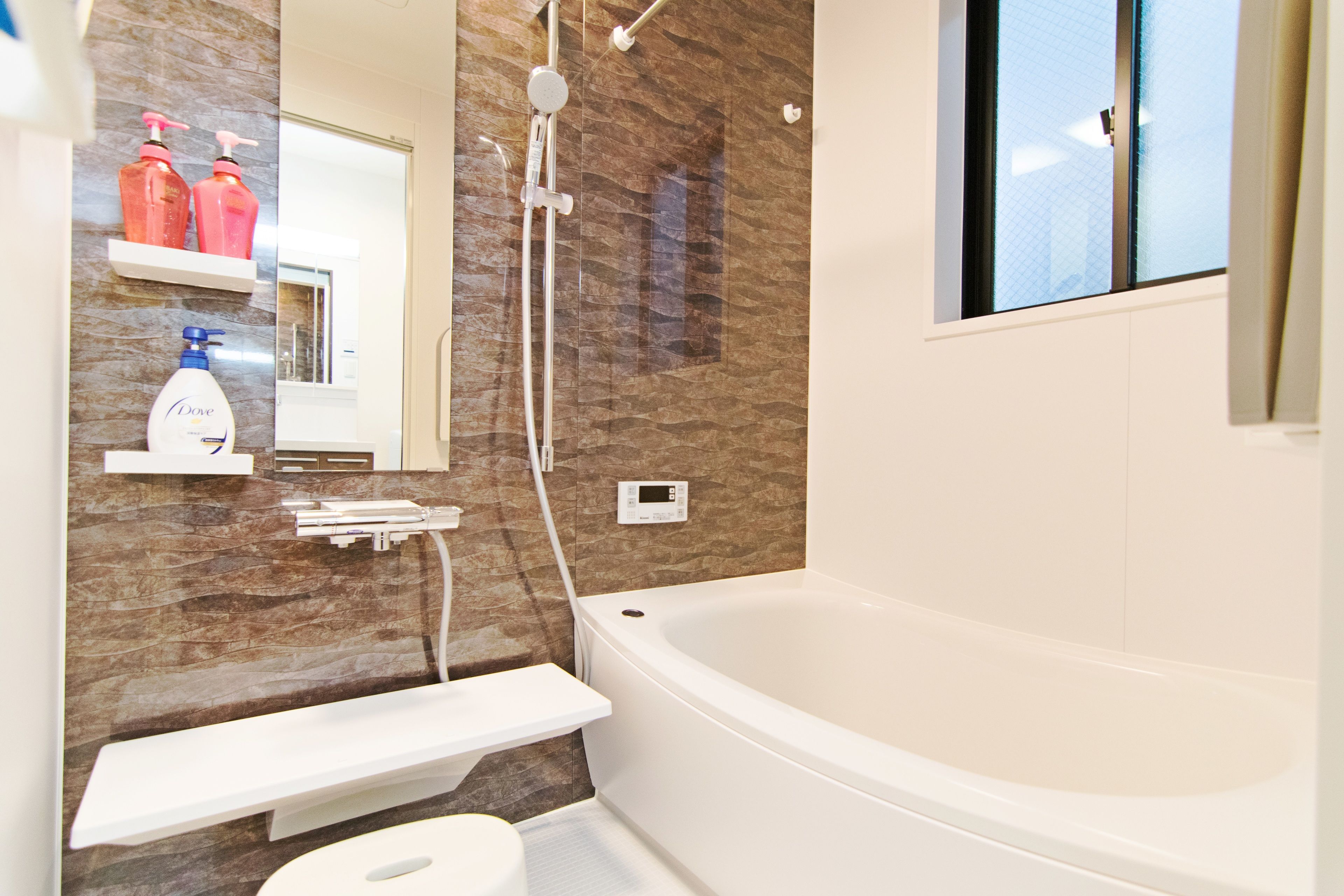 Premium Apartment, Multiple Beds | Deep soaking bathtub