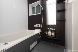 Bathroom - Stay SAKURA Kyoto Nijo Castle West I (Kyoto)