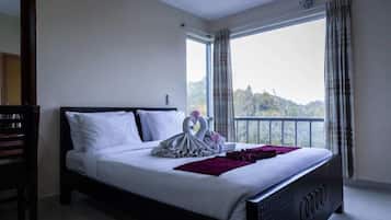 In-room safe, desk, soundproofing, free WiFi