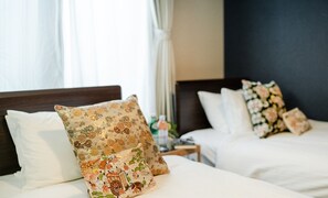 Desk, blackout curtains, free WiFi, bed sheets - Stay SAKURA Kyoto Fushimi Inari (Kyoto)