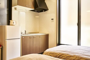 Desk, blackout drapes, free WiFi, bed sheets