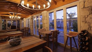 2 restaurants; breakfast, lunch, and dinner served - Agrovela Alacati Hotel (Cesme)