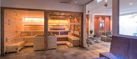 Sauna, steam room