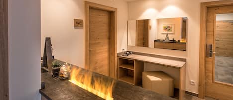 Sauna, steam room
