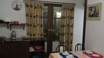 Quadruple Room | In-room dining