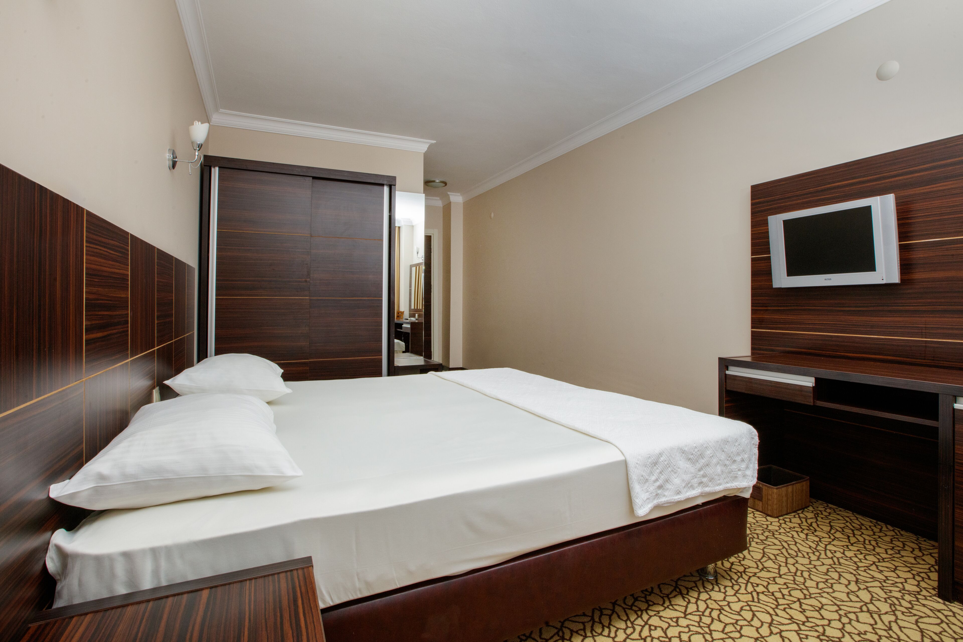 double or twin room | 1 bedroom, minibar, desk, iron/ironing board