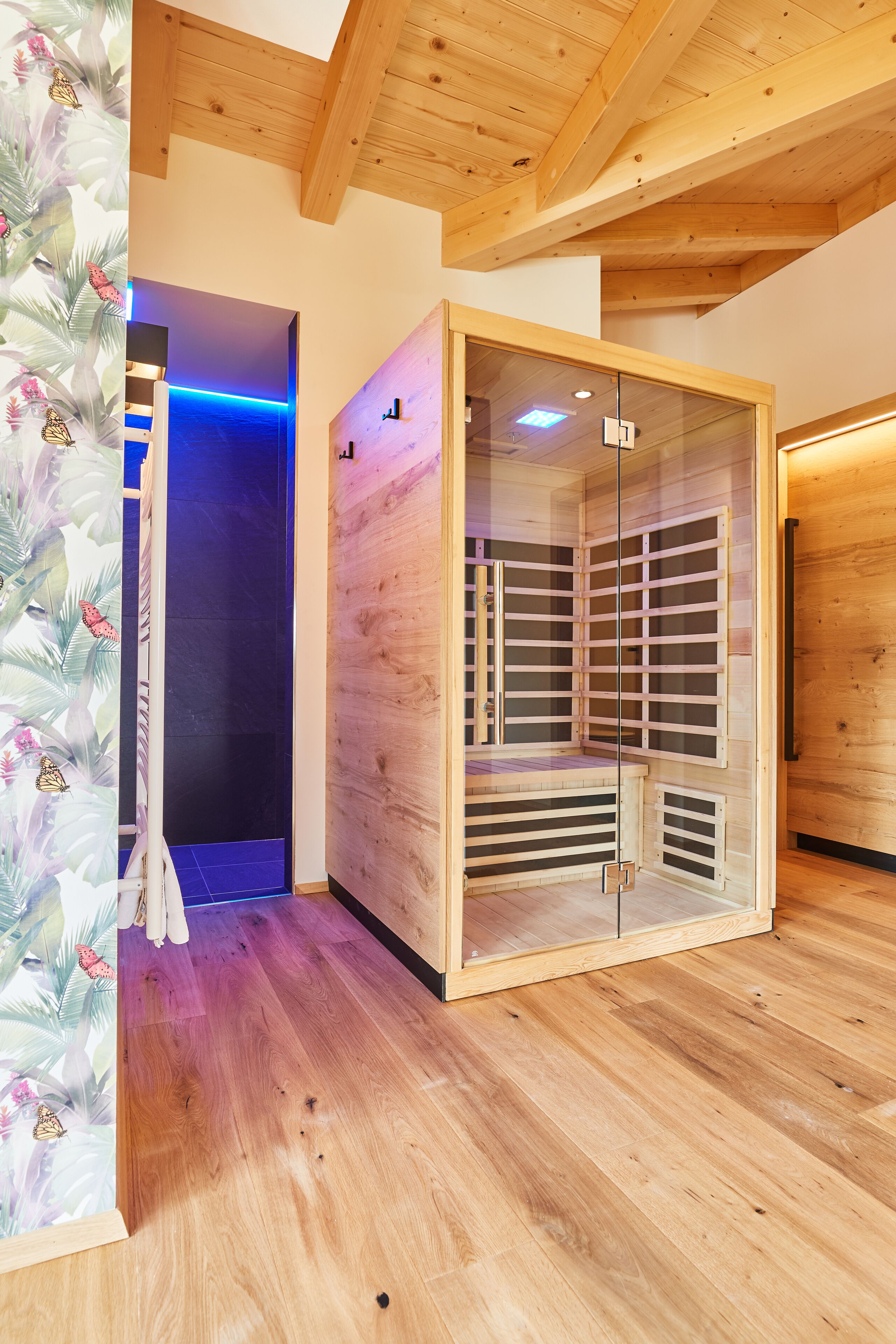 premium bedding, in-room safe, desk, soundproofing