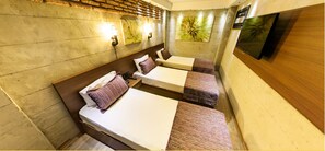 Economy Triple Room (Without Window) | Minibar, in-room safe, desk, soundproofing - Elibol Hotel (Istanbul)