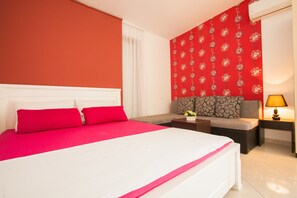 Studio | Phòng cách âm, bàn ủi/dụng cụ ủi quần áo 