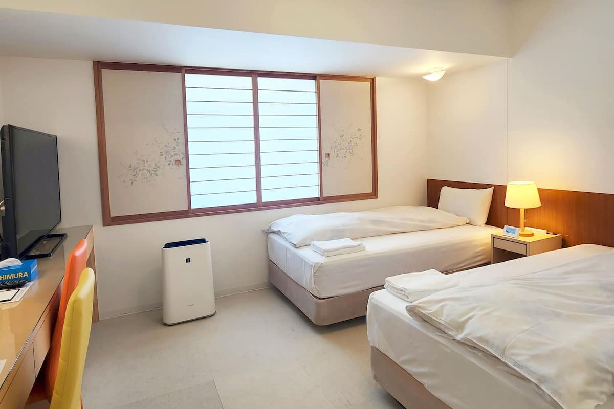 desk, soundproofing, iron/ironing board, free wifi