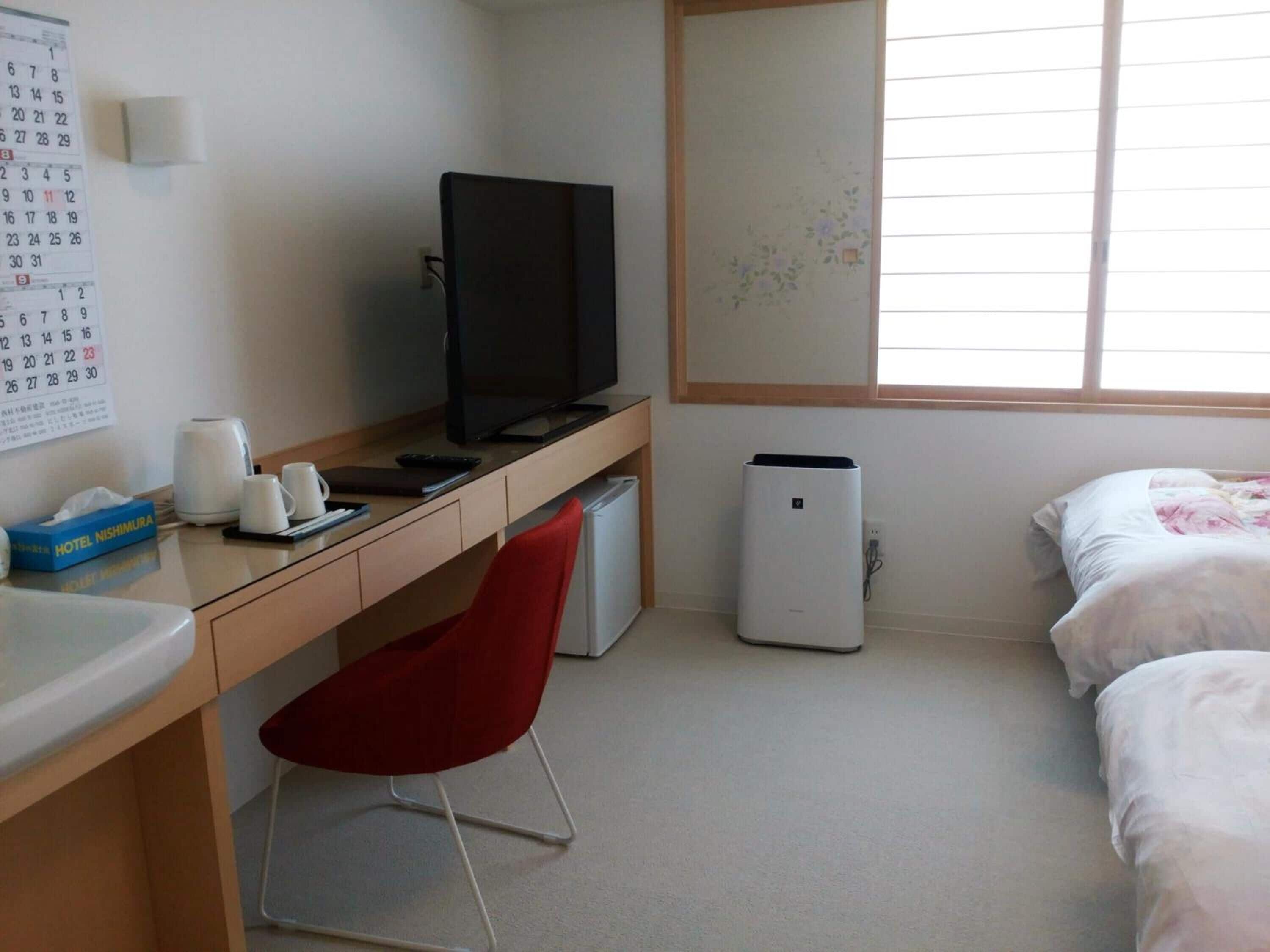 standard twin room, non smoking | desk, soundproofing, iron/ironing board, free wifi