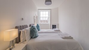 City Apartment, 2 Bedrooms, City View | 1 bedroom, premium bedding, in-room safe, iron/ironing board - Berkeley House (Bristol)