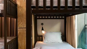 Free WiFi, bed sheets