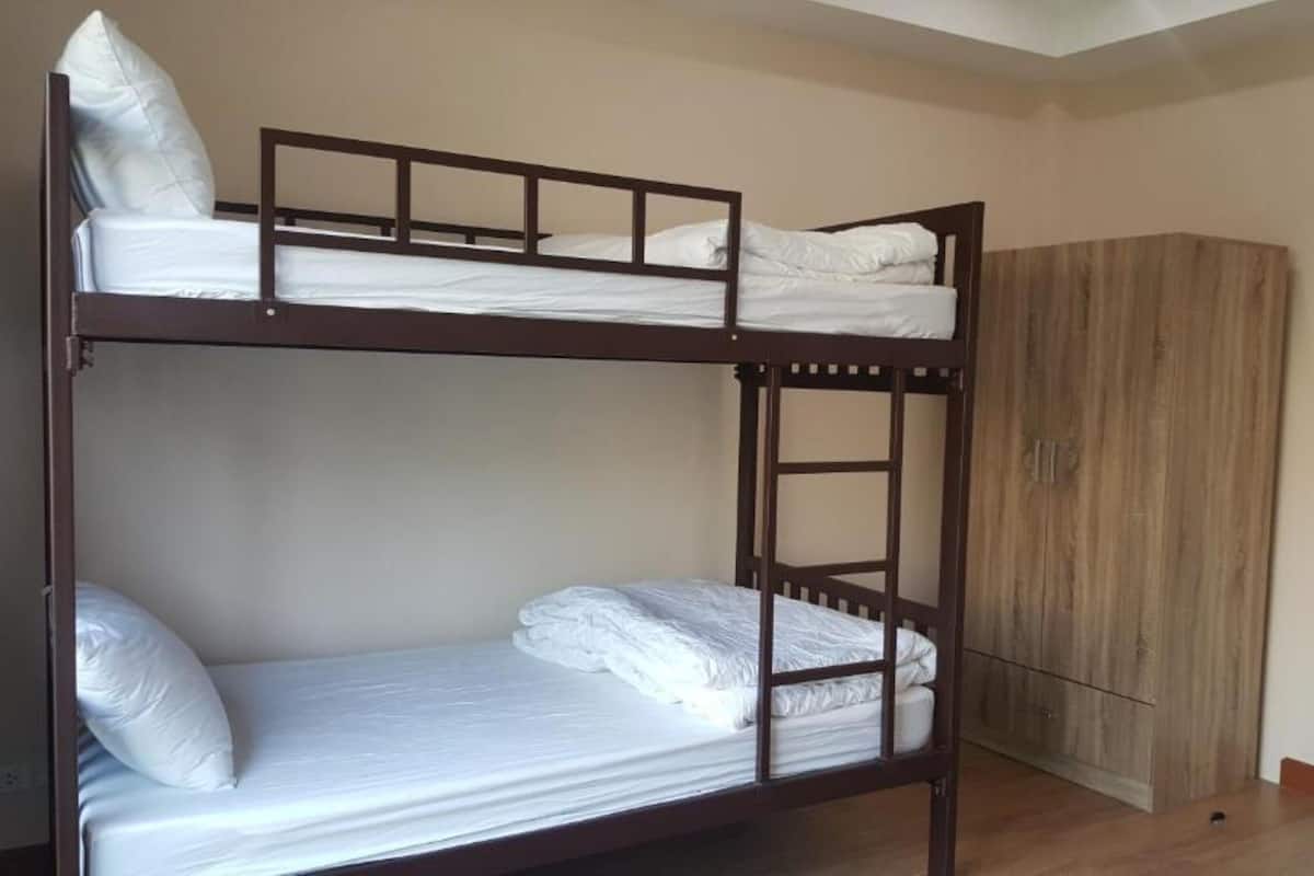 Kamar Double | Wi-Fi gratis dan seprai linen