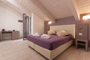 Suite, Jetted Tub | In-room safe, desk, soundproofing, free WiFi - Hotel Gioia (Rimini)