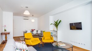 Apartment, 2 Bedrooms | Living area