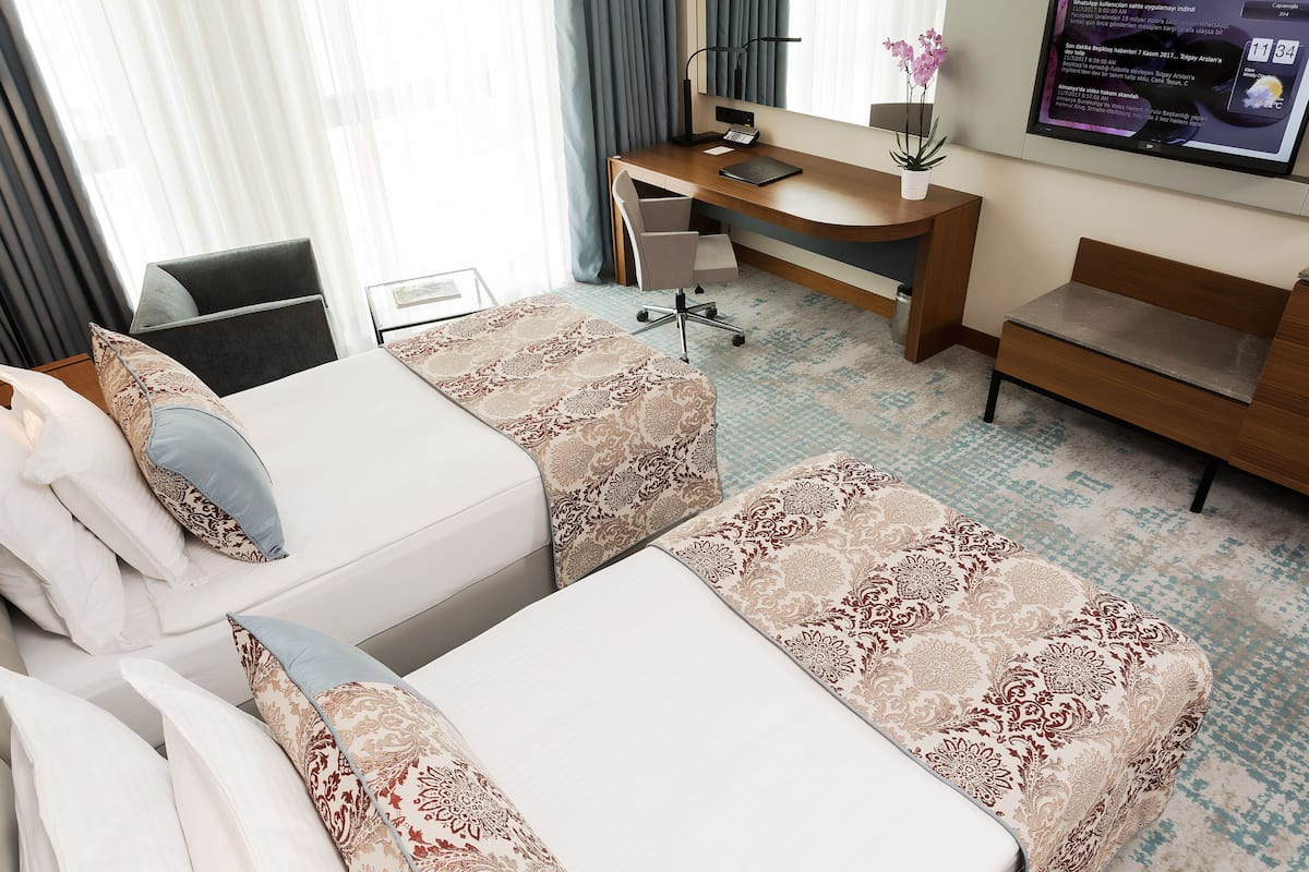 premium bedding, minibar, in-room safe, desk