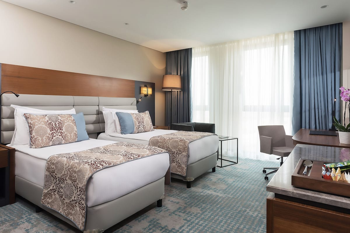 premium bedding, minibar, in-room safe, desk