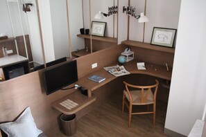 Business Double Room, 1 Queen Bed