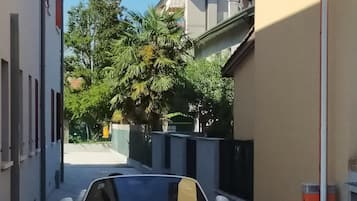 Parkir mandiri gratis