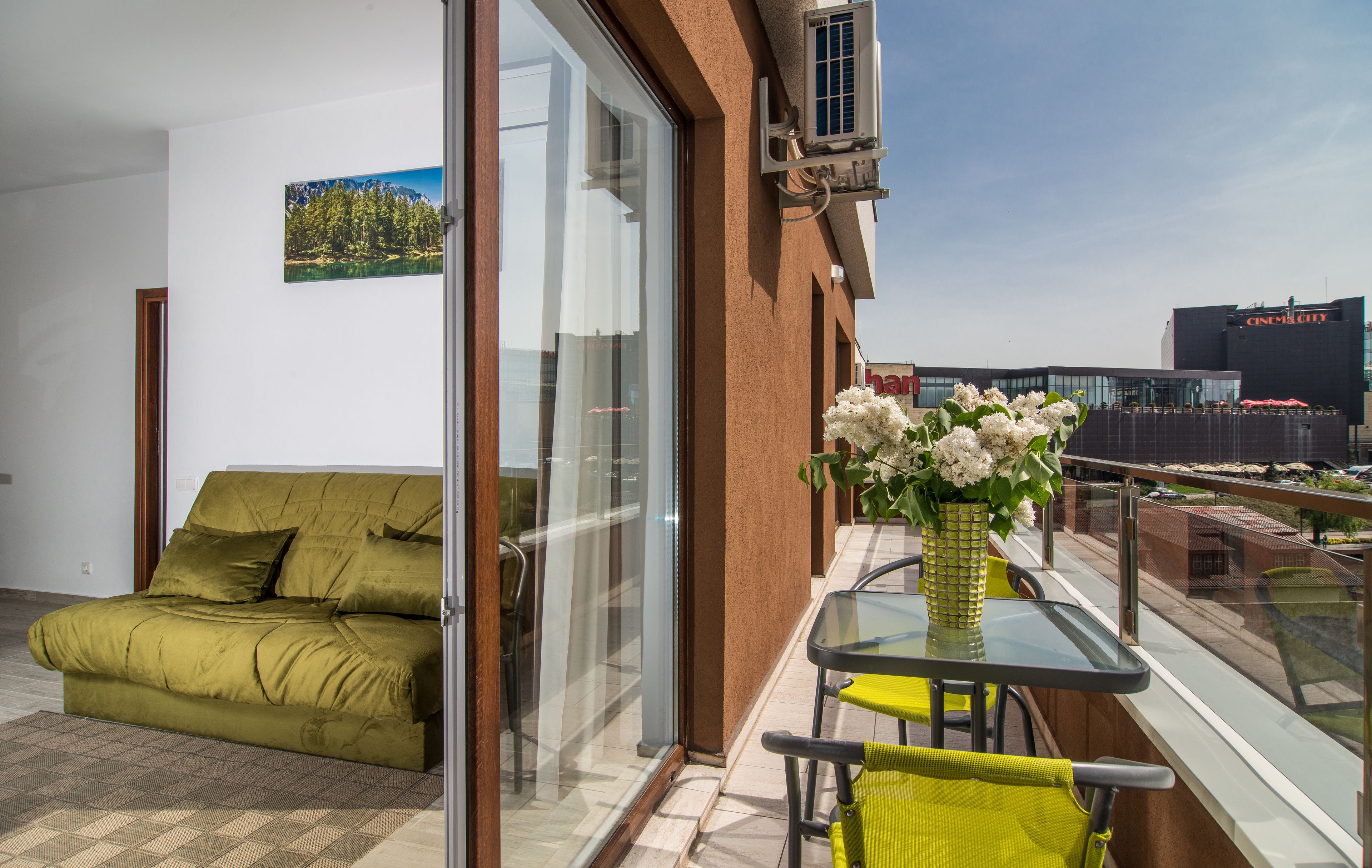 Apartamento sénior, 2 habitaciones | Balcón