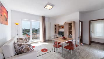 Senior Apartment, 2 Bedrooms | Living area