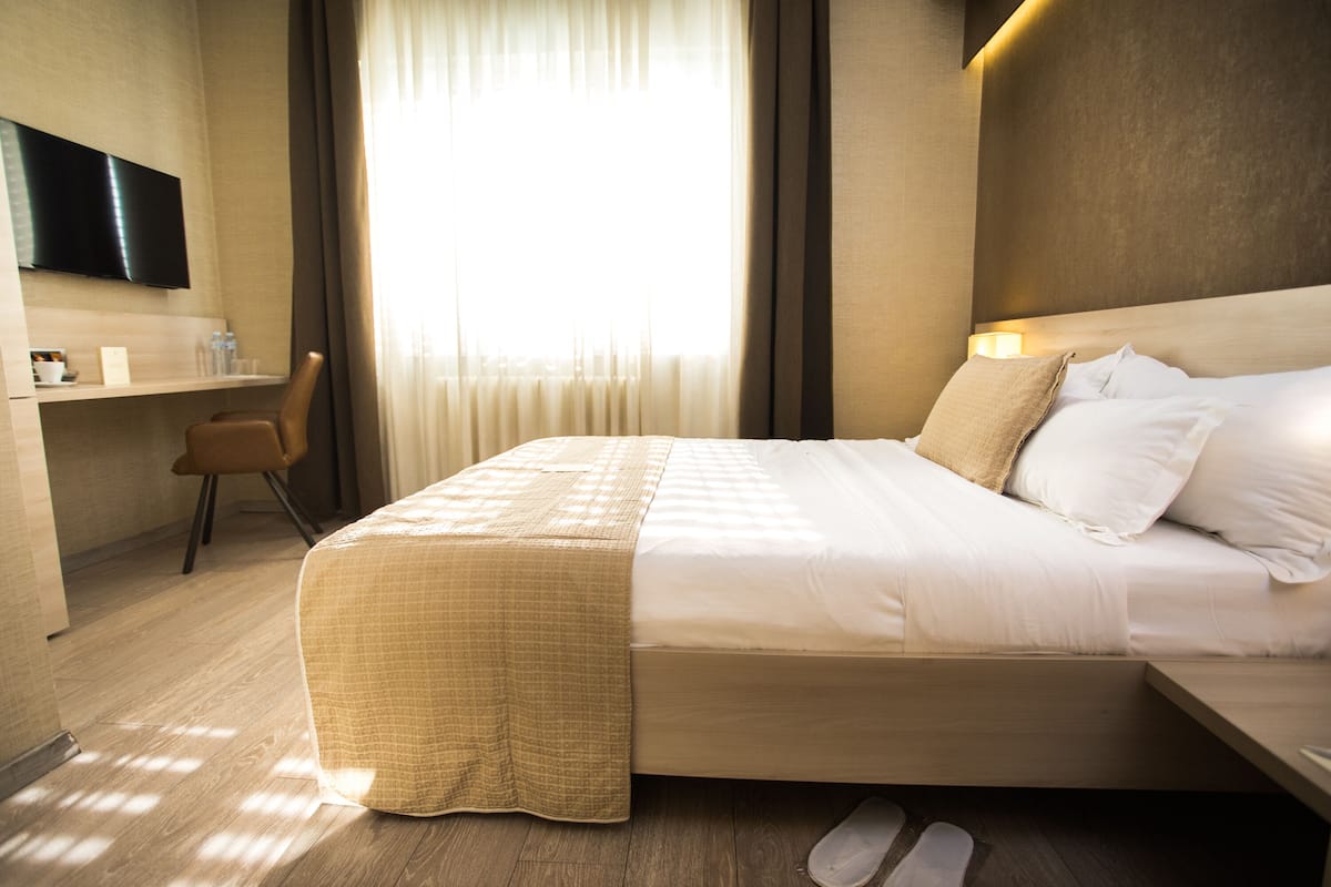 Quarto casal luxo, 1 cama King | 1 quarto, roupas de cama premium, frigobar, cofres nos quartos