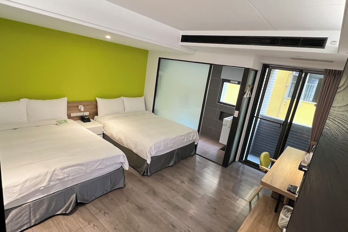 Kamar Quadruple Standar, 2 Tempat Tidur Double | Seprai premium, selimut bulu angsa, dan bantalan ekstra lembut