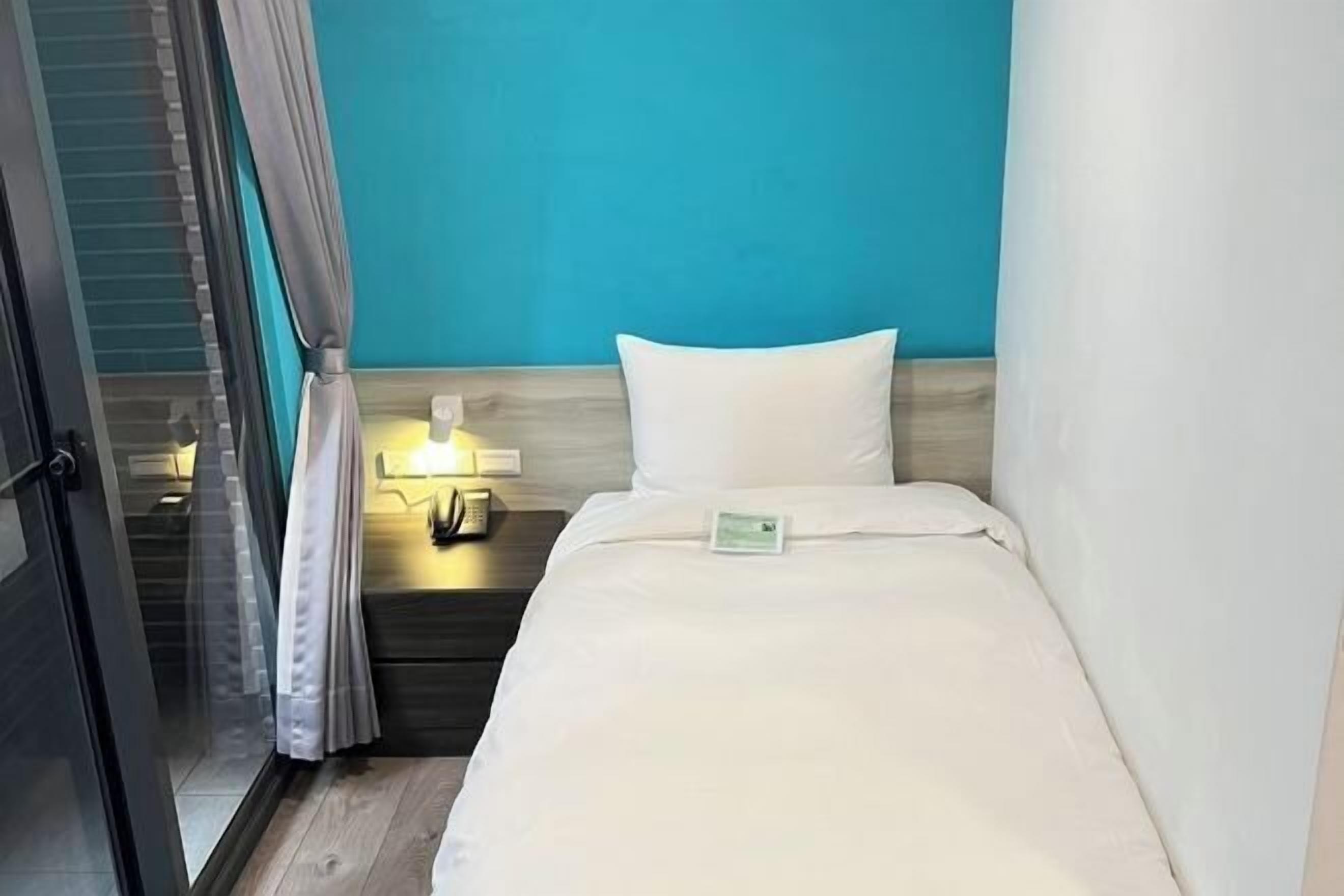 Premium bedding, down duvets, pillow-top beds, desk