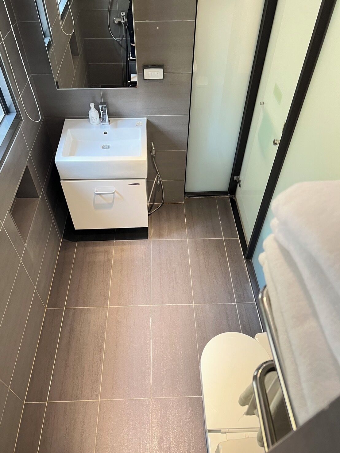 standard quadruple room, 2 double beds | bathroom | shower, rainfall showerhead, free toiletries, hair dryer