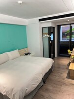 豪華雙人或雙床房, 1 間臥室 | 高級寢具、羽絨被、特厚豪華床墊、書桌